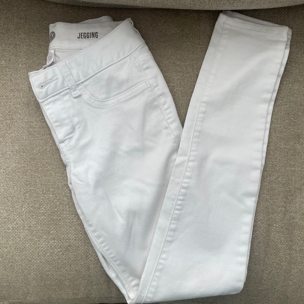 So white jeggings